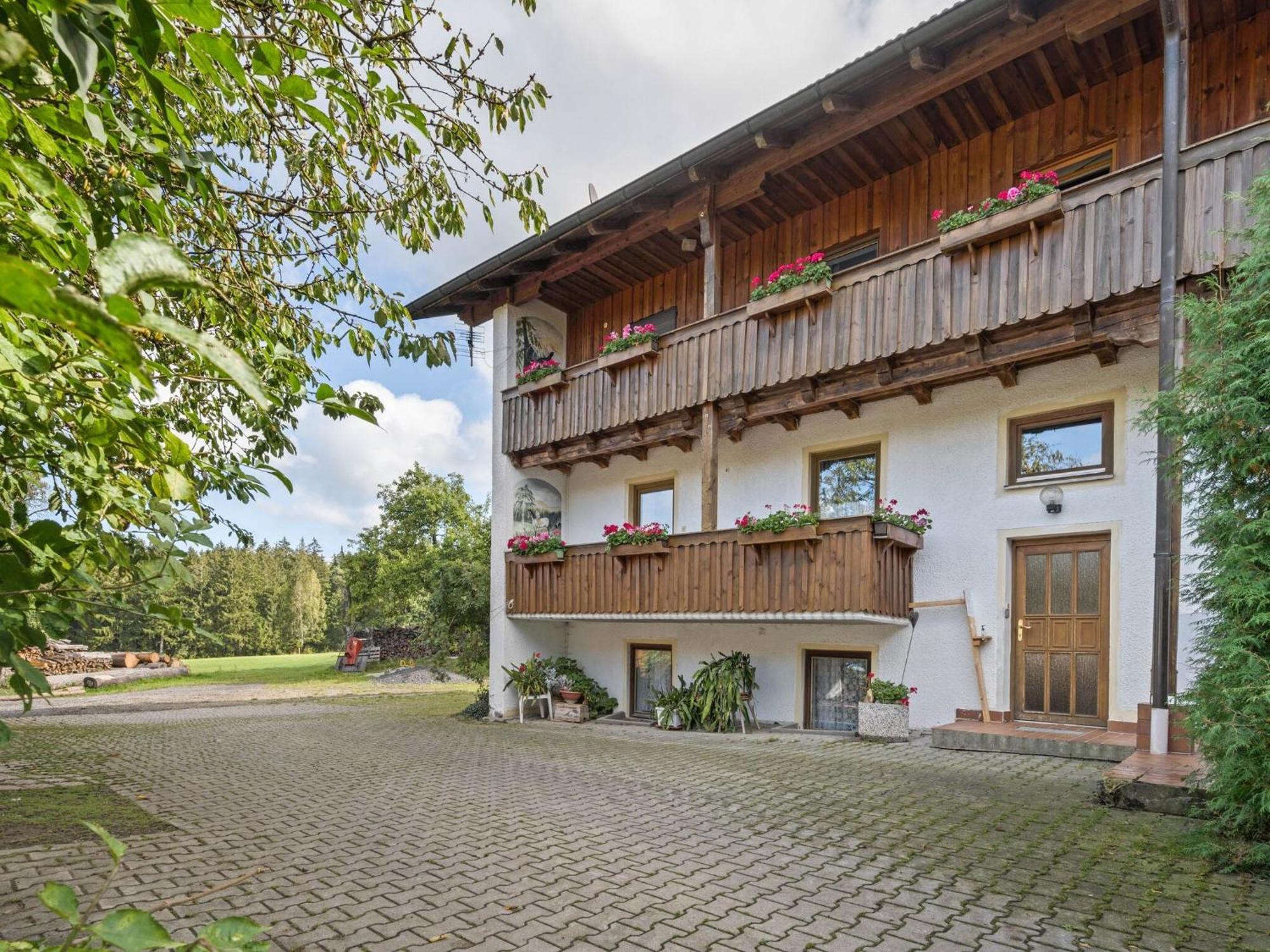 Apartment On A Farm Near The Ski Area Neukirchen beim Heiligen Blut Exterior photo